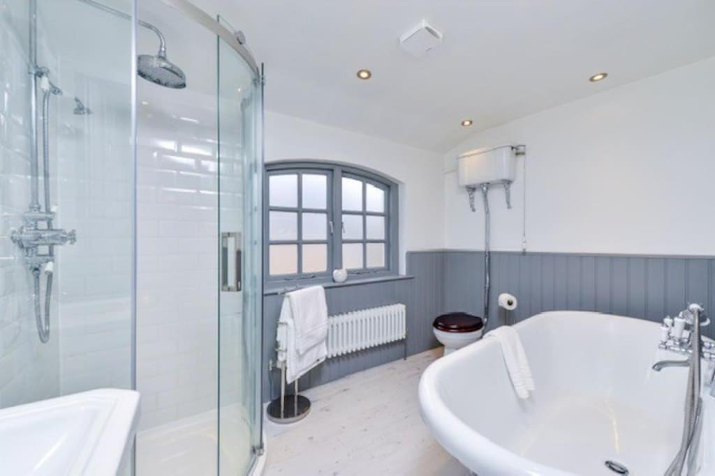 Victorian Charm: Stamford Centre Townhouse Villa Exterior photo